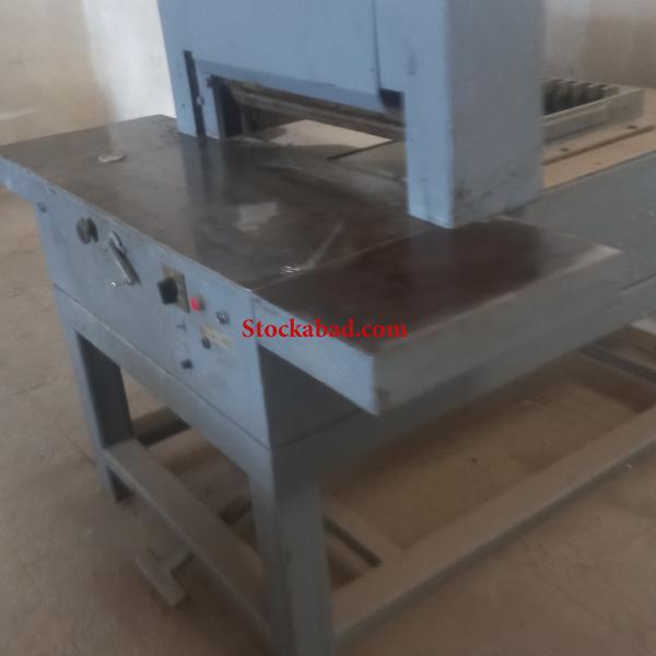 دستگاه برش کاغذ (گیوتین)